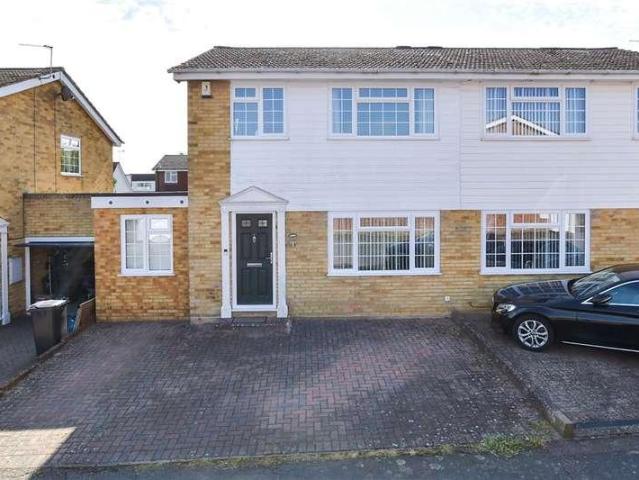 4 bed house for sale