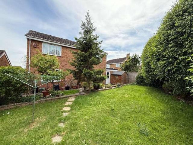 4 bed house for sale