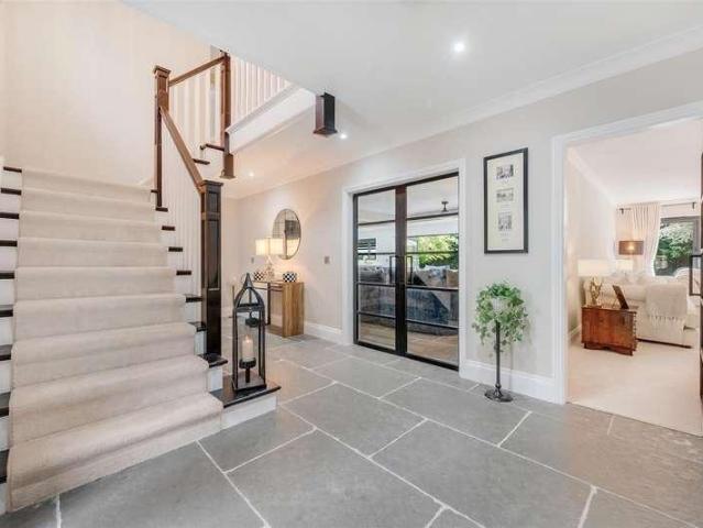 4 bed house for sale