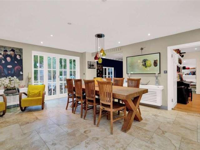 4 bed house for sale