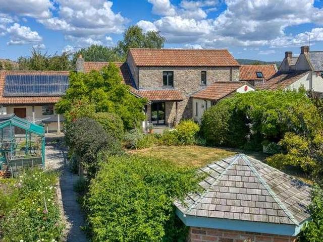 4 bed house for sale