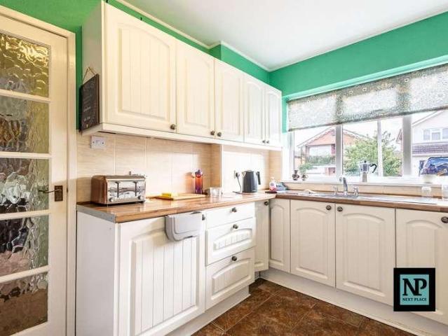 4 bed house for sale