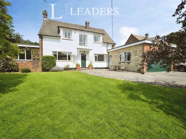 4 bed house for sale