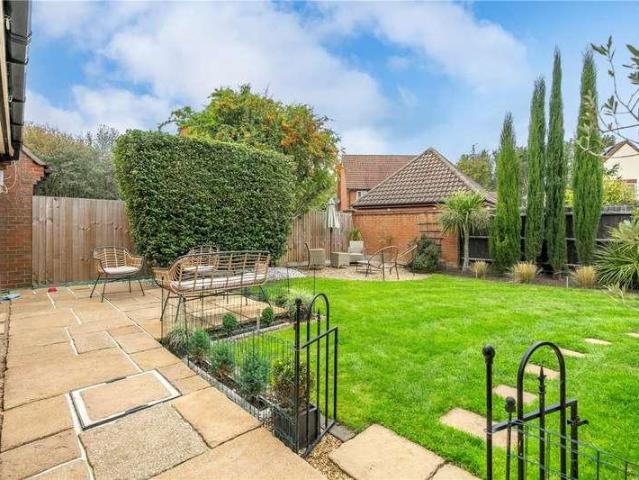4 bed house for sale