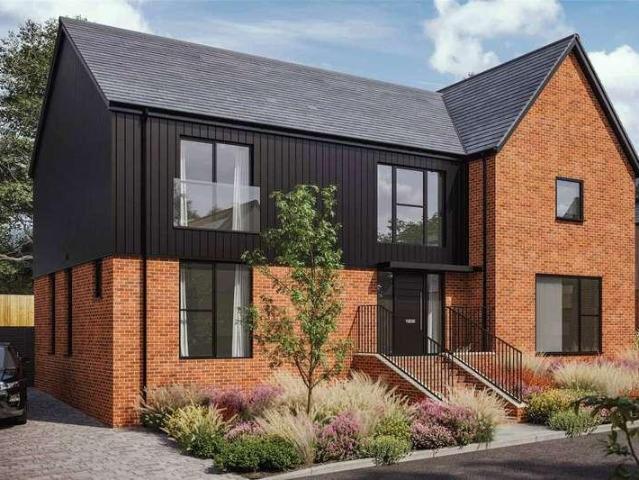 4 bed house for sale