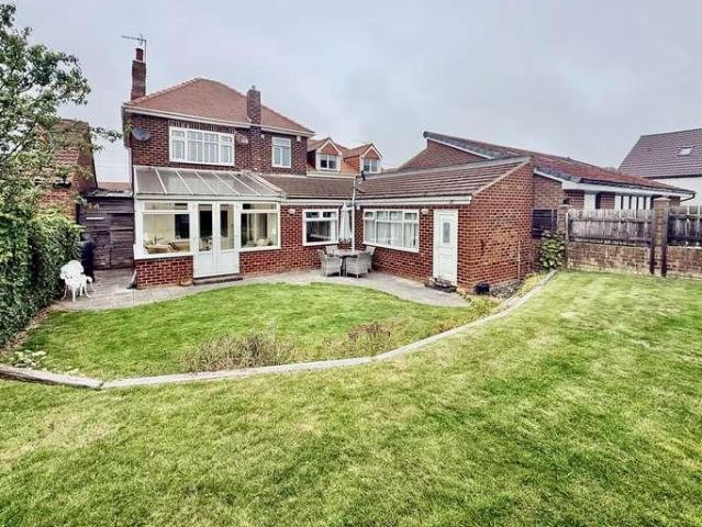4 bed house for sale