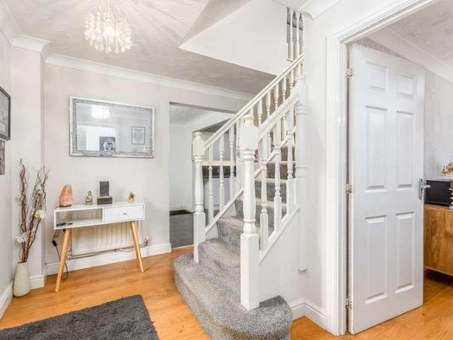 4 bed house for sale