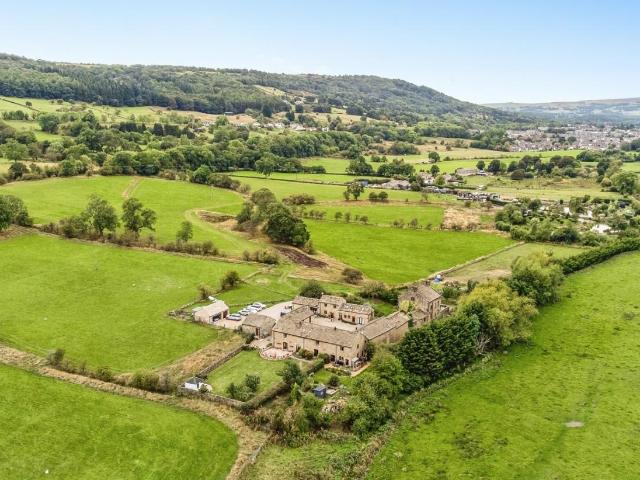4 bed house for sale