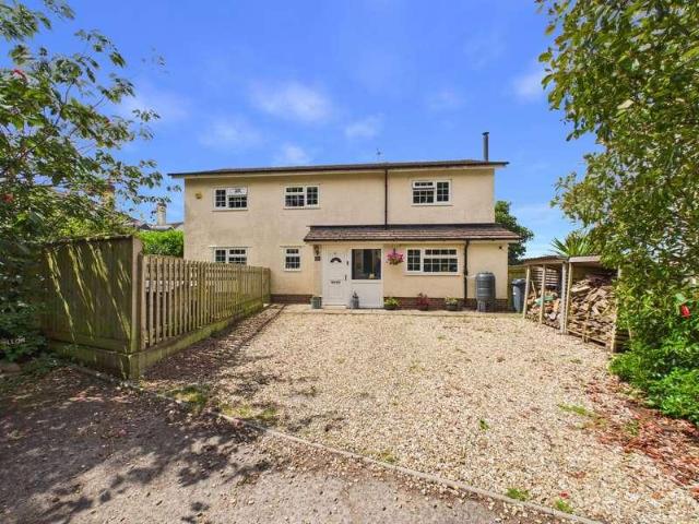 4 bed house for sale