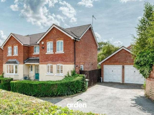 4 bed house for sale