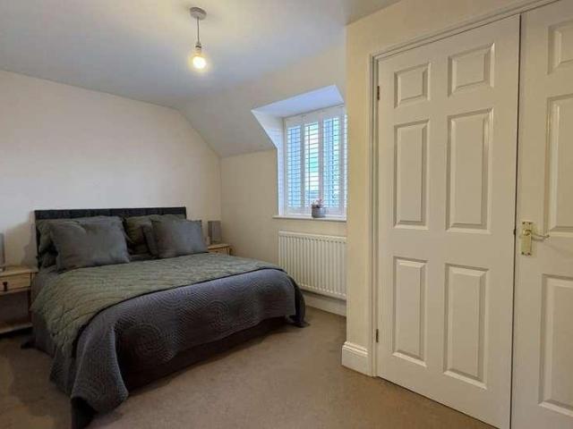 4 bed house for sale
