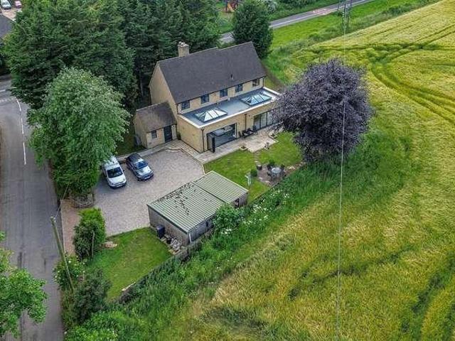 4 bed house for sale