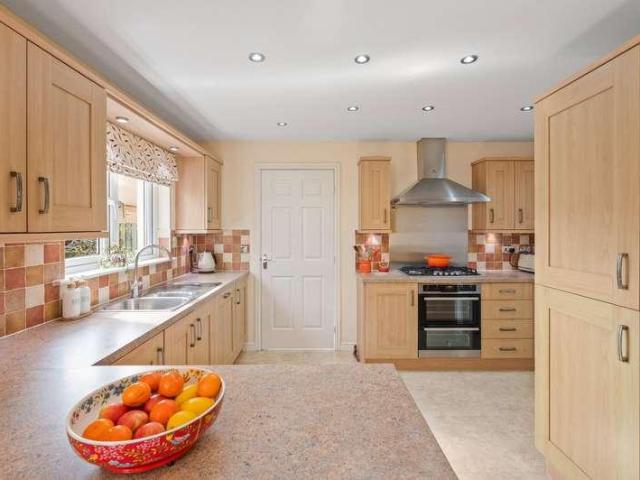 4 bed house for sale