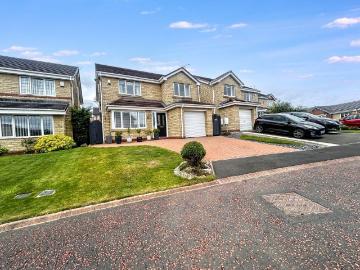 4 bed house for sale
