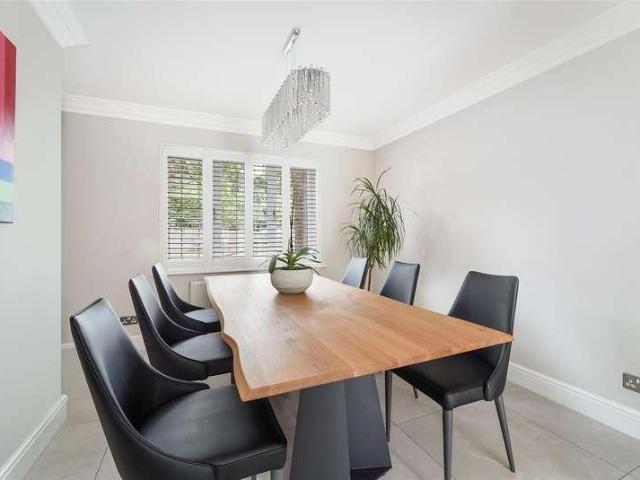 4 bed house for sale