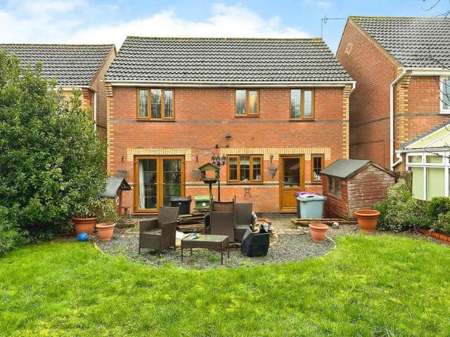 4 bed house for sale