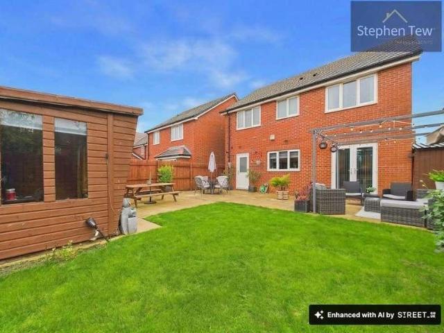4 bed house for sale