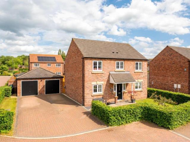 4 bed house for sale