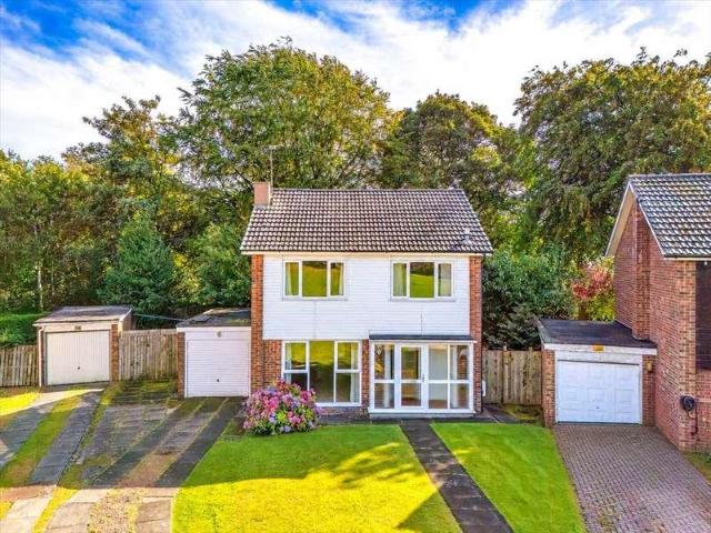 4 bed house for sale