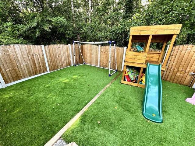 4 bed house for sale