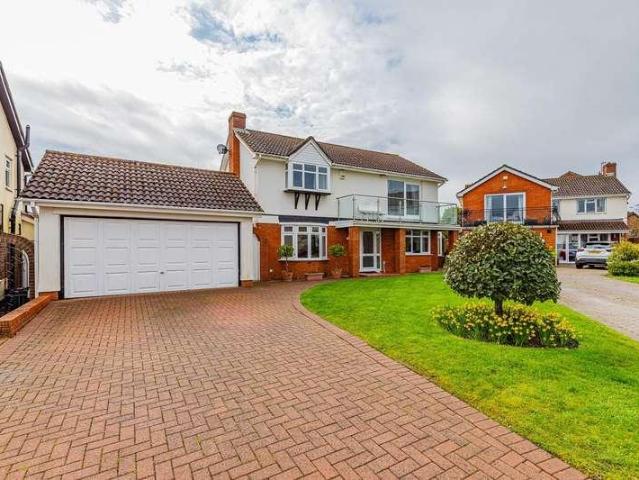 4 bed house for sale
