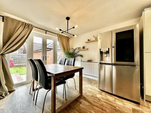 4 bed house for sale