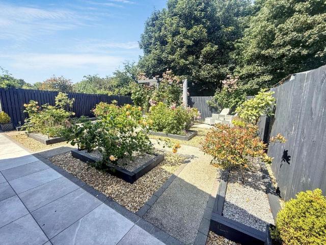 4 bed house for sale
