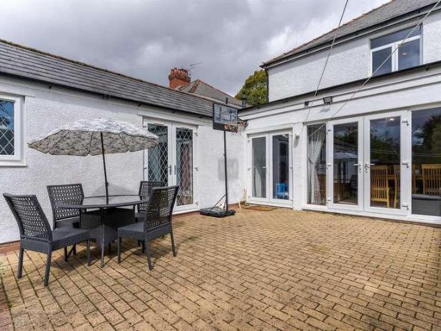4 bed house for sale