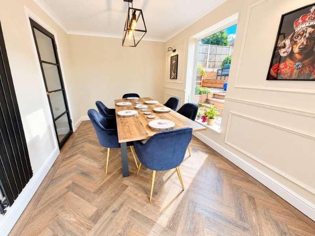 4 bed house for sale