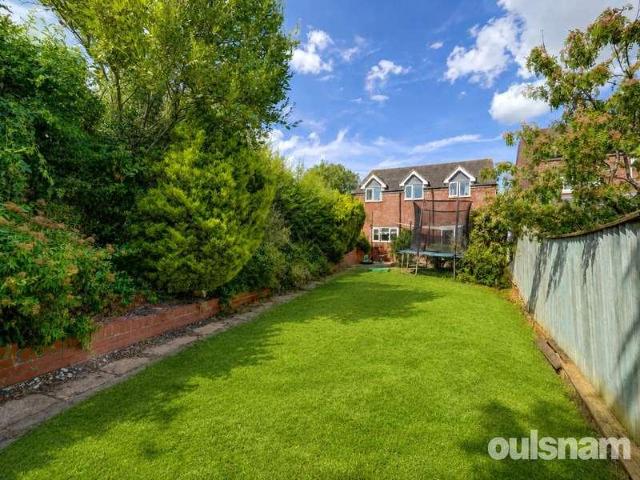 4 bed house for sale