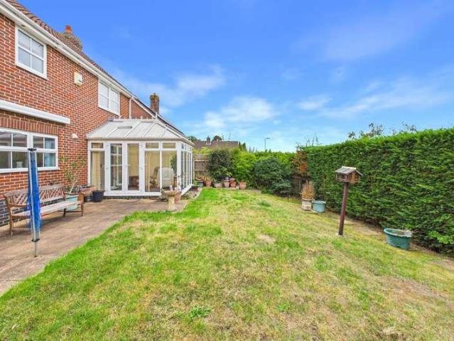 4 bed house for sale