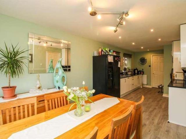 4 bed house for sale