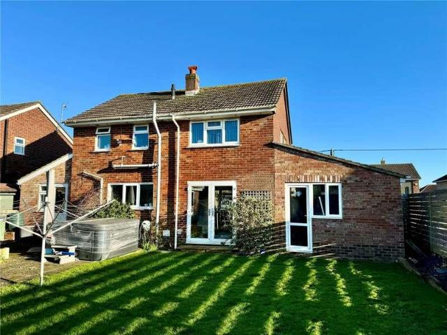 4 bed house for sale