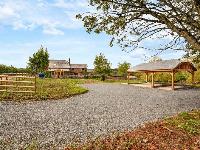 4 bed house for sale