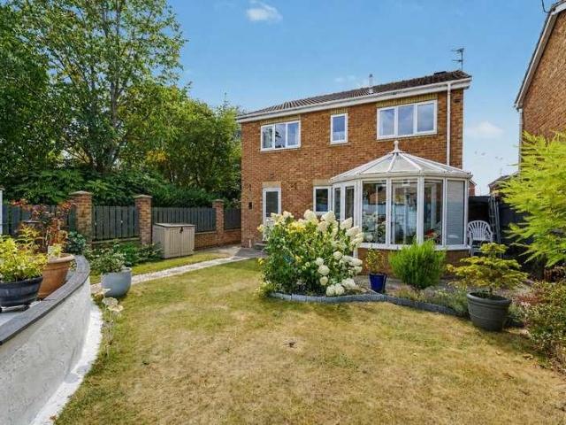4 bed house for sale