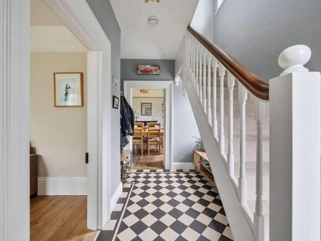 4 bed house for sale