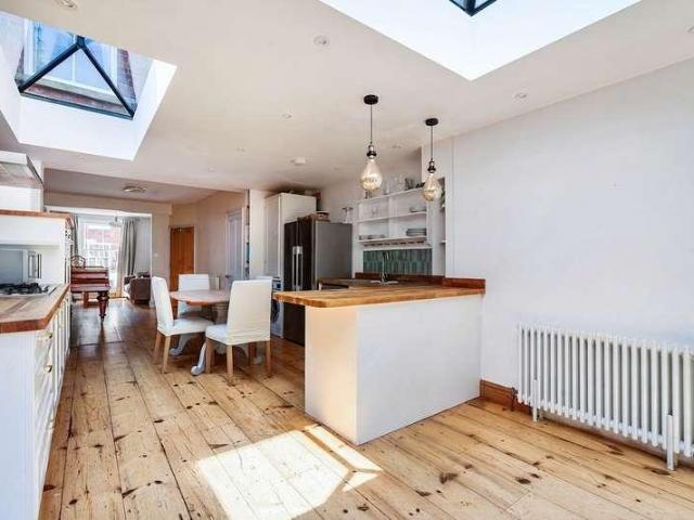 4 bed house for sale
