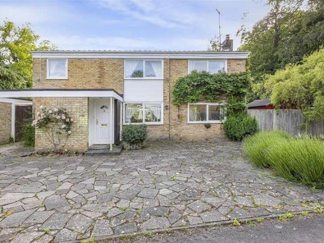 4 bed house for sale