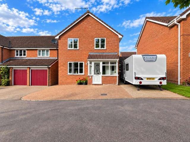 4 bed house for sale