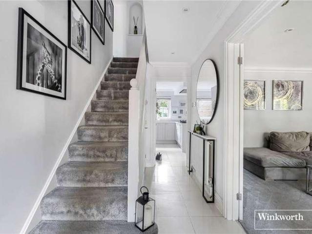 4 bed house for sale