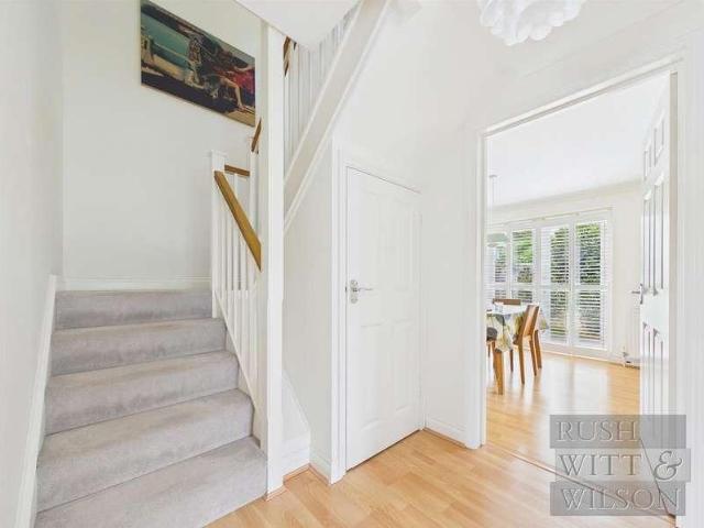 4 bed house for sale
