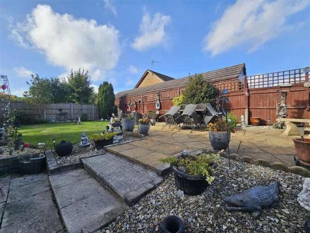 4 bed house for sale