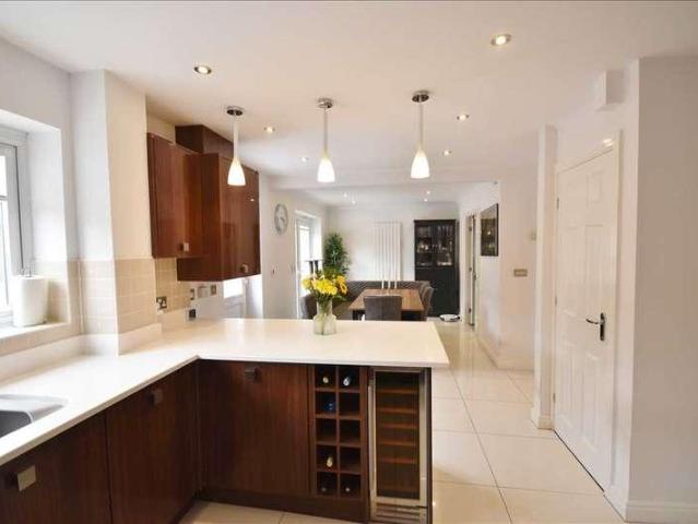 4 bed house for sale