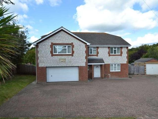 4 bed house for sale