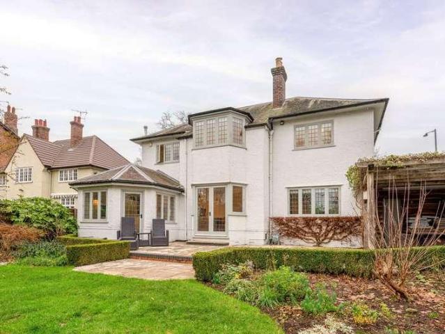 4 bed house for sale