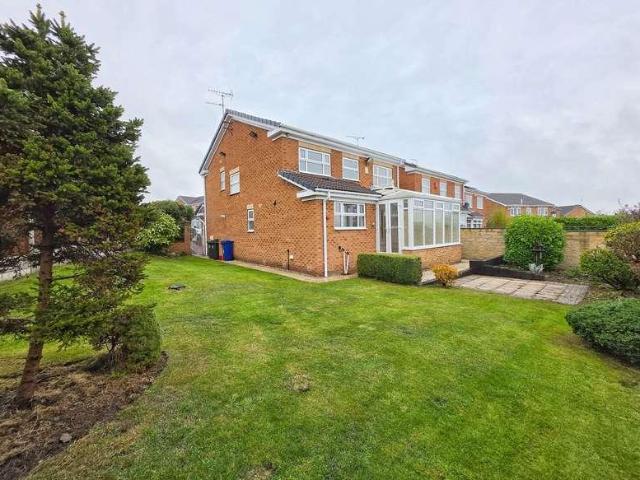 4 bed house for sale