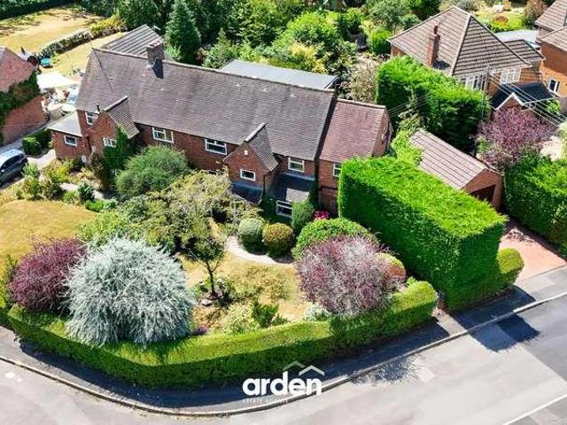 4 bed house for sale