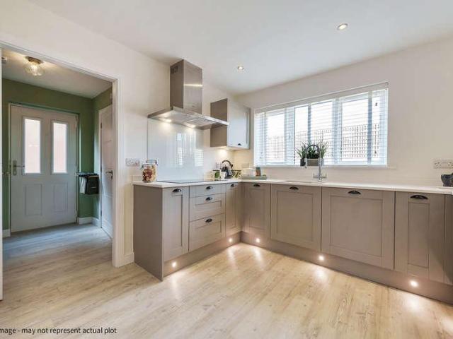 4 bed house for sale