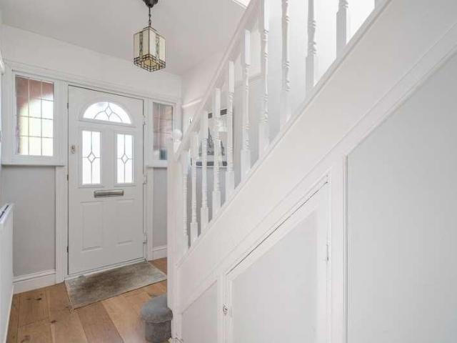 4 bed house for sale