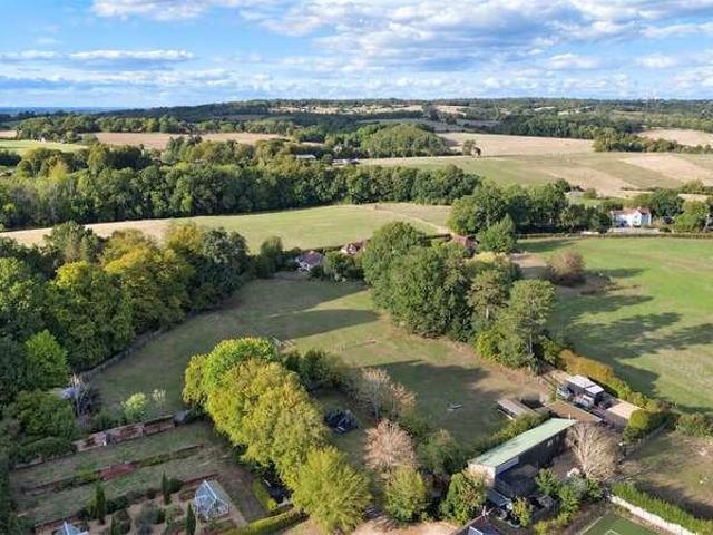 4 bed house for sale